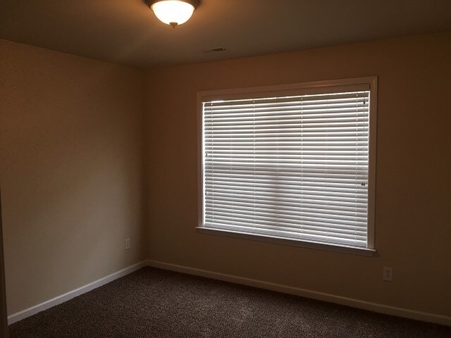 Building Photo - 4010 Farmville Ct