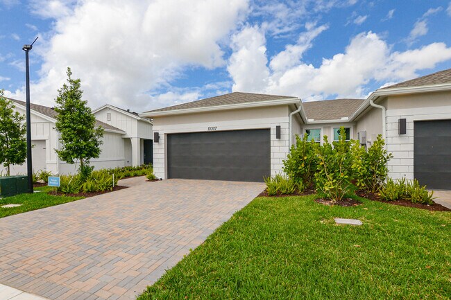 Building Photo - 10307 Dreamweaver Rd