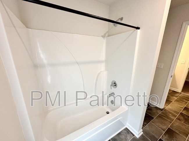 Building Photo - 335 Chetsley Dr