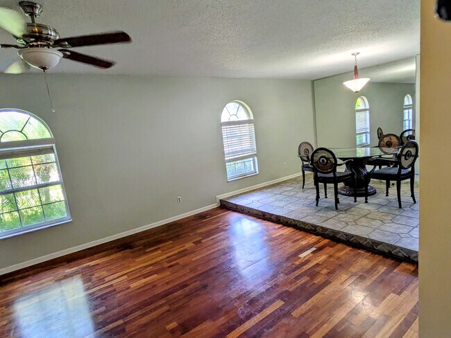Building Photo - 4976 Oakbrooke Pl