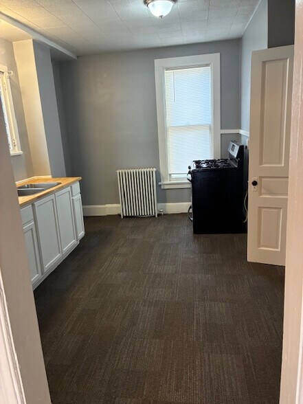 Building Photo - 1046 E Gorham St