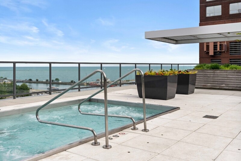 Building Photo - 465 E Illinois St