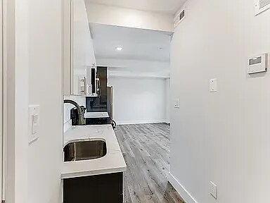 Building Photo - 4701 Chestnut St