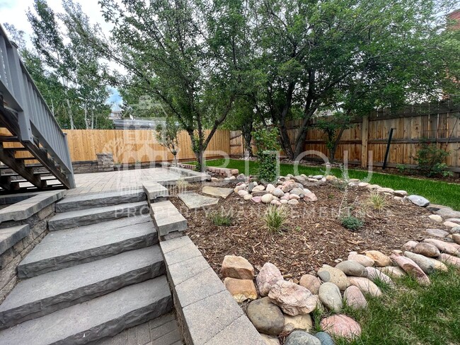 Building Photo - Corner Lot Multi-Level Home