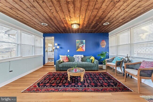 Building Photo - 601 Hanson Ave