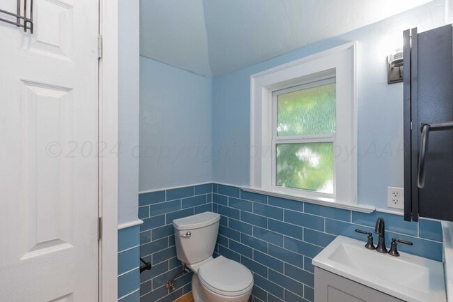 Building Photo - 1710 S Polk St