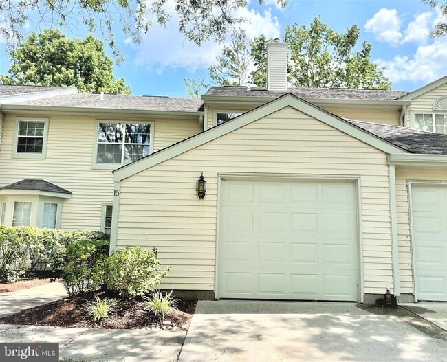 Building Photo - 16 Dorset Ct