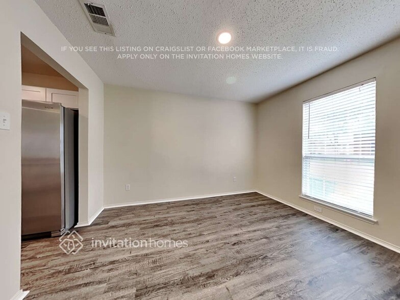 Building Photo - 629 Gentry Ln