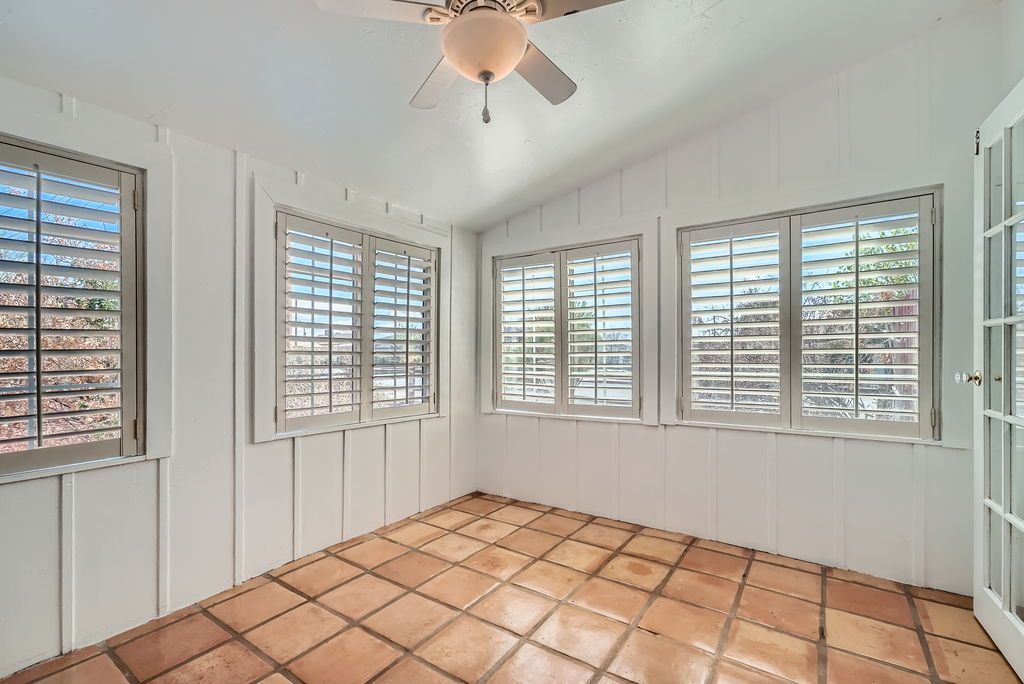 Building Photo - 536 Avenue L