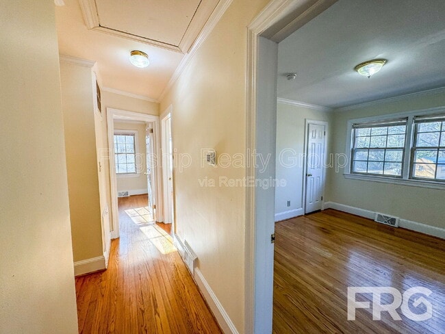 Building Photo - 2501 Jefferson Dr