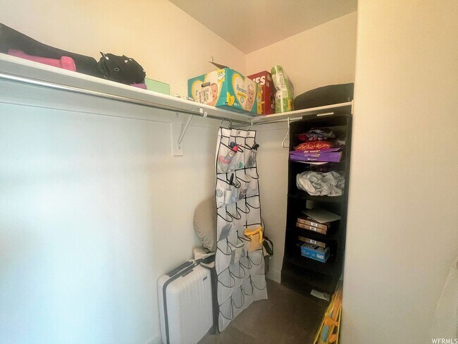 Building Photo - 616 W 4050 N