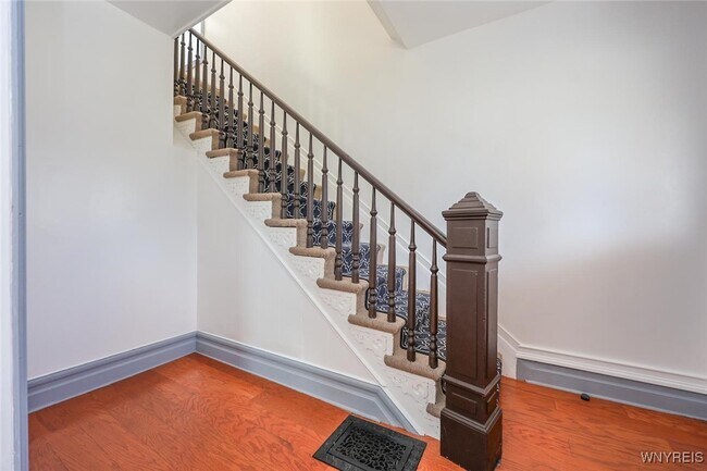 Building Photo - 30 Glenwood Ave