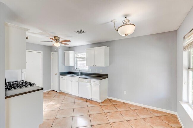 Building Photo - 1709 Windy Park Cir