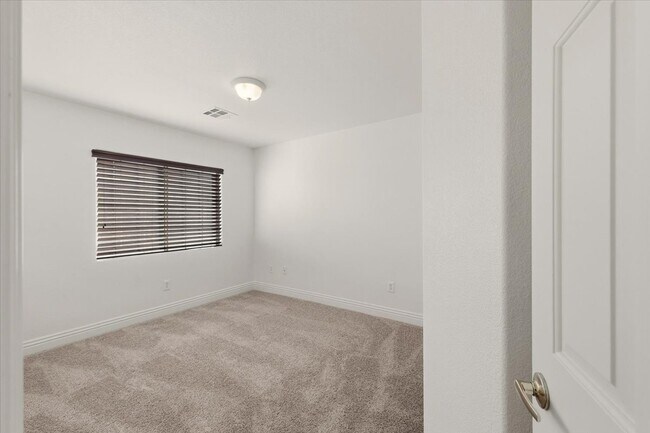 Building Photo - 8928 Spotted Tail Ave