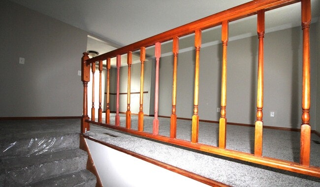 Building Photo - 5071 Albany Dr