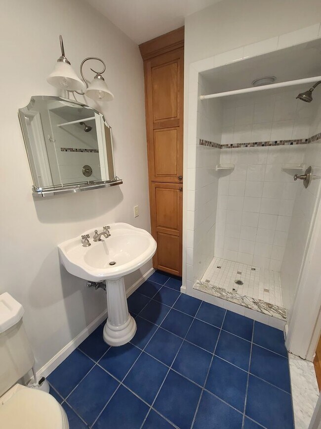 Building Photo - Scarsdale Rental Fully Updated 4 bedroom p...