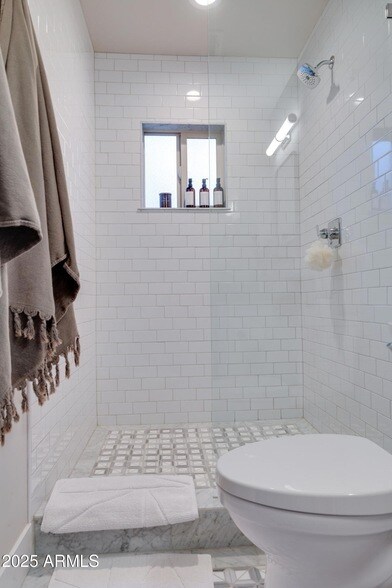 Building Photo - 243 W Harmont Dr