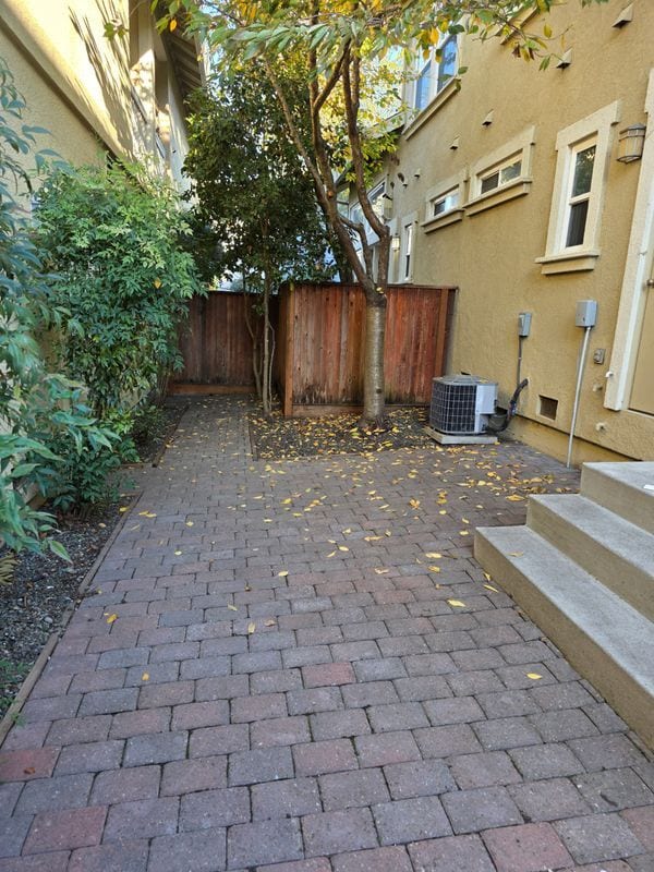 Building Photo - 426 Matteri Cir