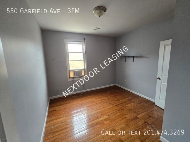 Building Photo - 550 Garfield Ave