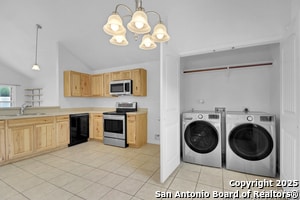 Building Photo - 2720 Golf Dr