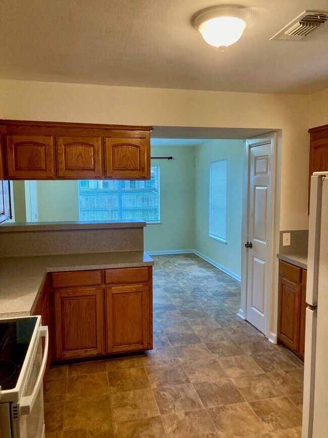 Building Photo - 103 Trout Ave