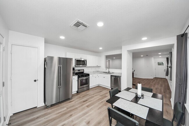 Building Photo - 20631 Tealbrook Dr