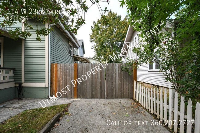 Building Photo - 114 W 23rd St