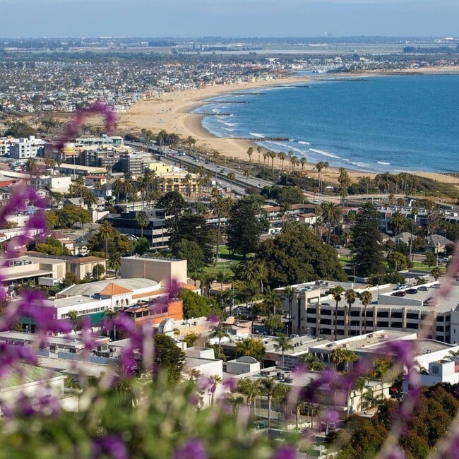 Building Photo - VACATION RENTAL - La Jolla Residence Just Blocks from the Ocean!