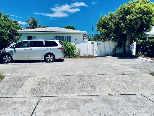 Building Photo - 1420 N Federal Hwy