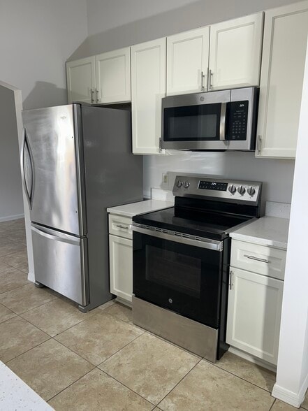 Building Photo - 6480 NW Volucia Dr