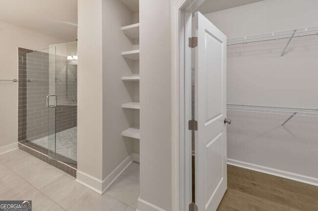 Building Photo - 413 Bishop Ln