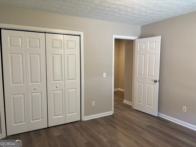 Building Photo - 97 Lily Dr