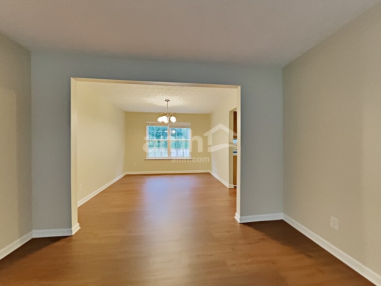 Building Photo - 6252 Whitetail Ct NW