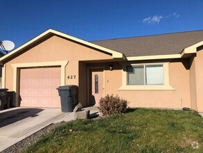 Building Photo - 3  Bedroom 2 Bath Duplex for Rent in Quincy