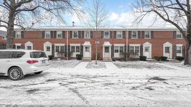 Building Photo - 1810 Northwest Ct