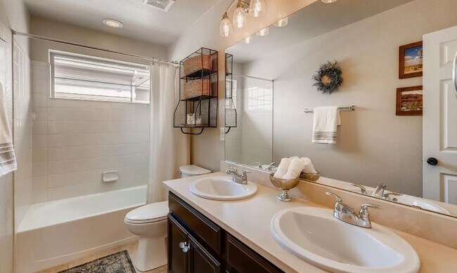 Building Photo - 7410 S Robertsdale Way