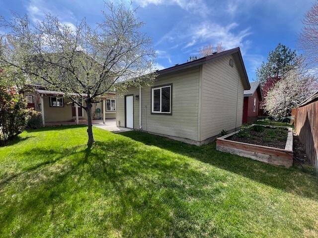 Building Photo - 2 Bed 2 Bath in Boise!