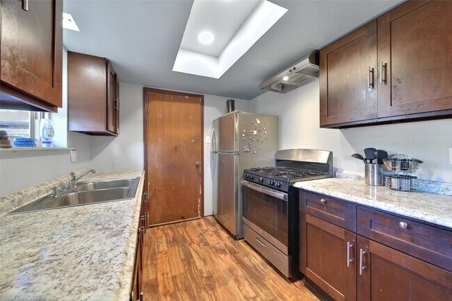 Building Photo - 1559 Diplomat Way