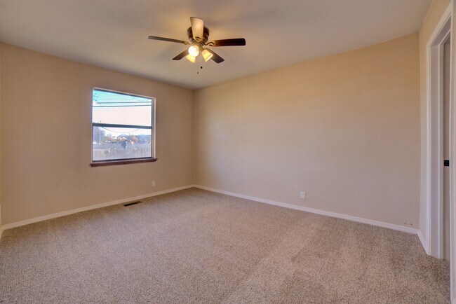 Building Photo - 8041-8041 S 79th E Ave