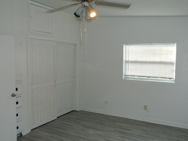 Building Photo - 944 Kensington Dr