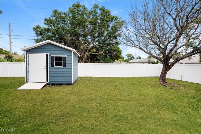 Building Photo - 126 SE 7th St