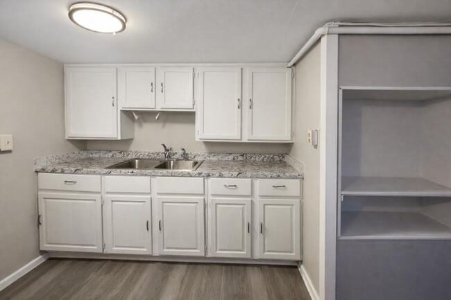 Building Photo - Cumberland Drive Triplex