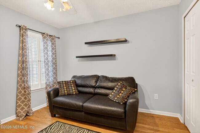 Building Photo - 9370 Jaybird Cir E