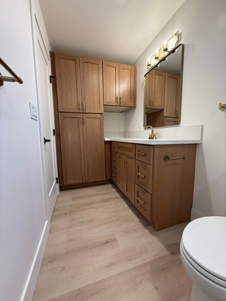 Building Photo - 6649 Delbarton St