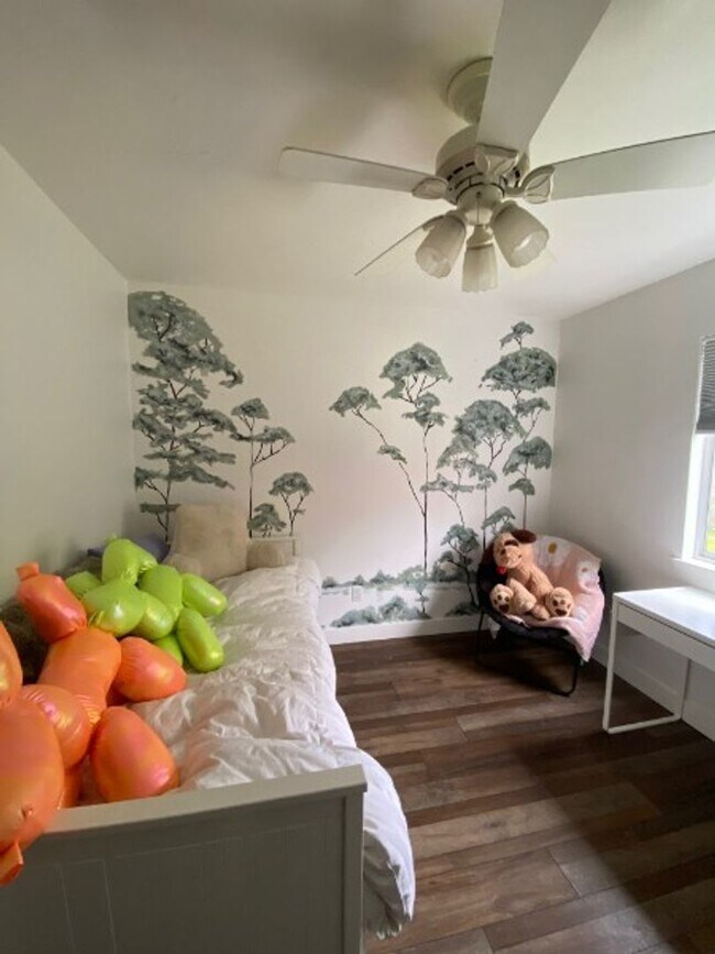 Building Photo - Beautiful Four Bedroom Home in Olive Estates