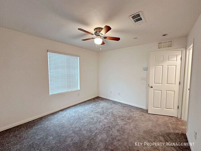 Building Photo - 663 Foam Flower Ln