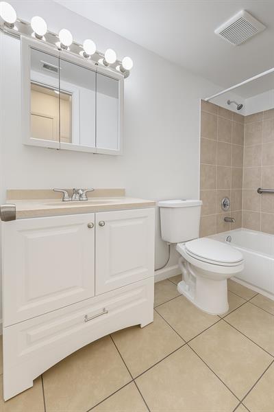 Building Photo - 1151 NE 17th Ct