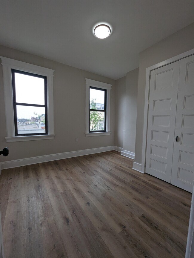 Building Photo - 215 64th St