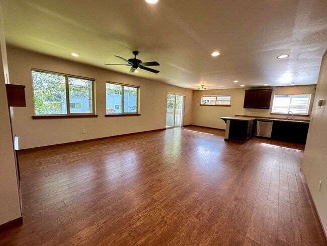 Building Photo - 5831 Pioneer Ridge Pl