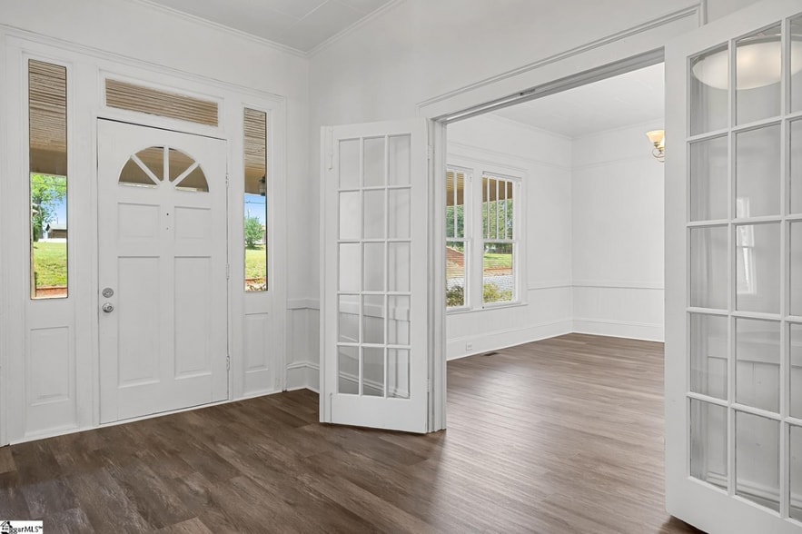 Front Foyer & Living Room - 413 W Market St
